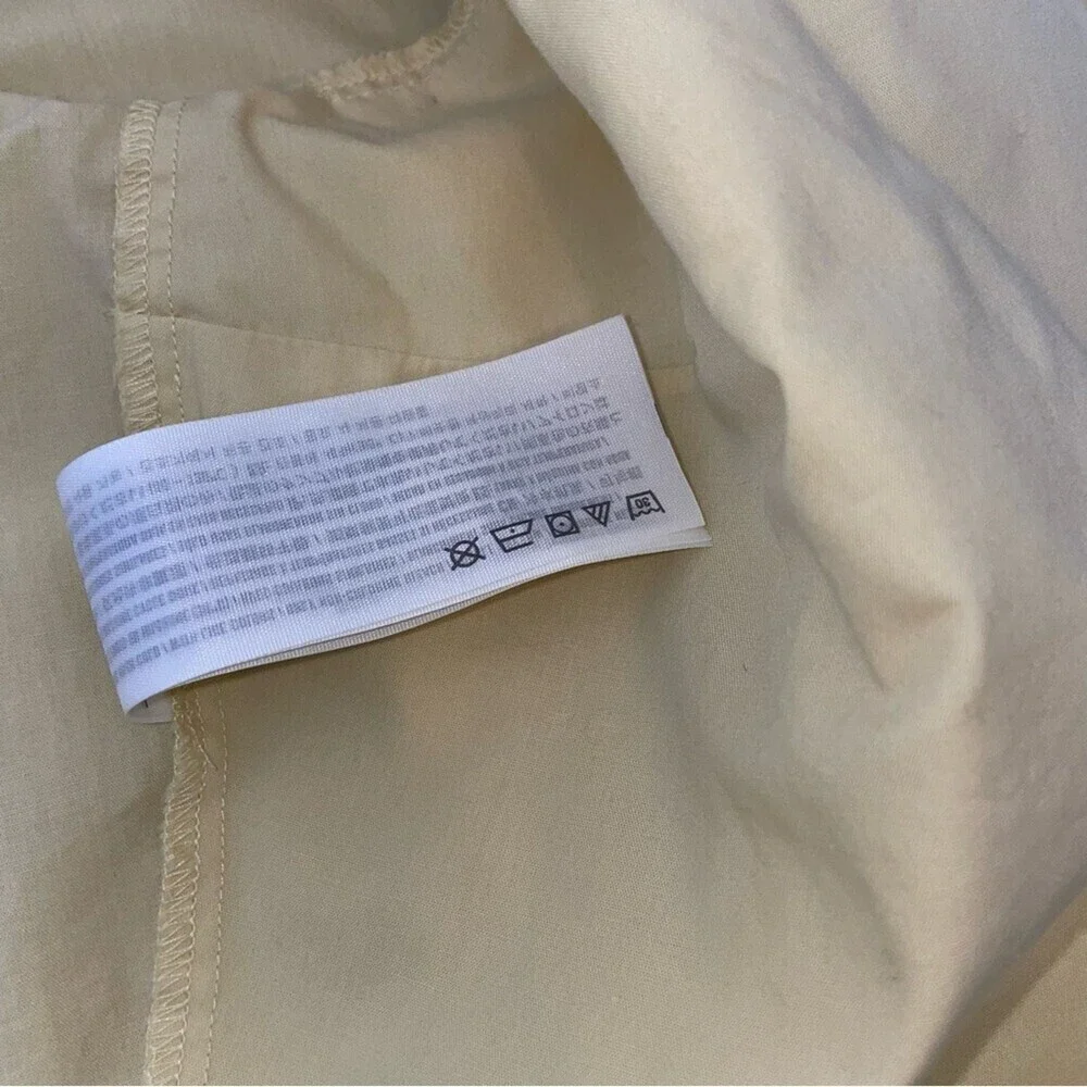 Abercrombie & Fitch pale yellow cropped front tie long sleeve ruffled V-neck SM